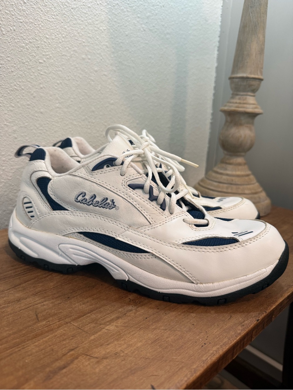 Cabela’s White & Navy Leather Walking Shoes Sneakers Men’s Size 10.5 Outdoor